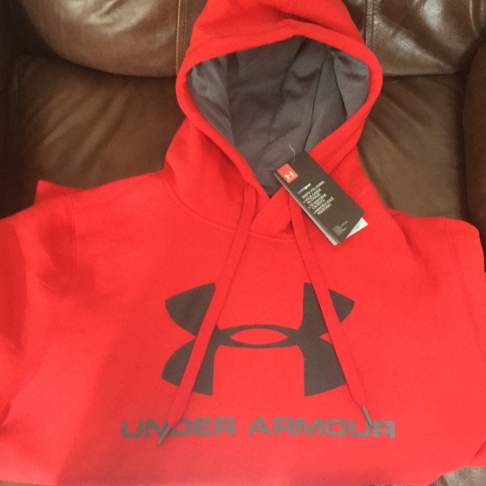 Under armour sweatshirt